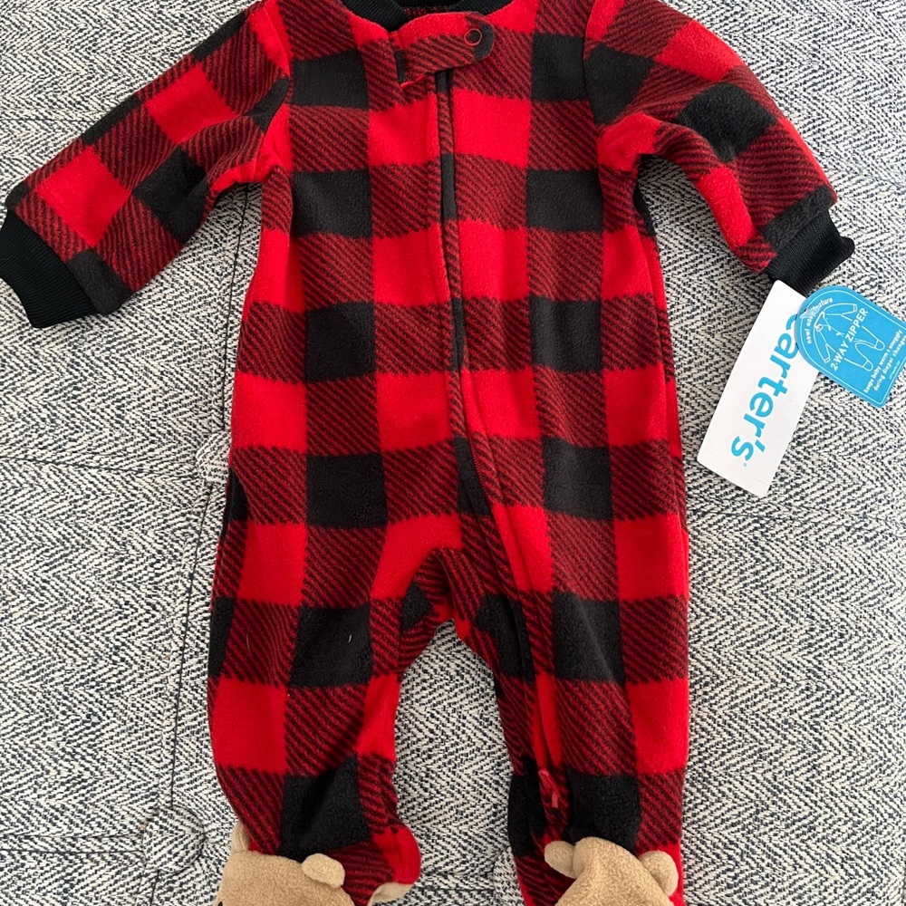 Carters Newborn Size Boy or Girl Baby Onesie
